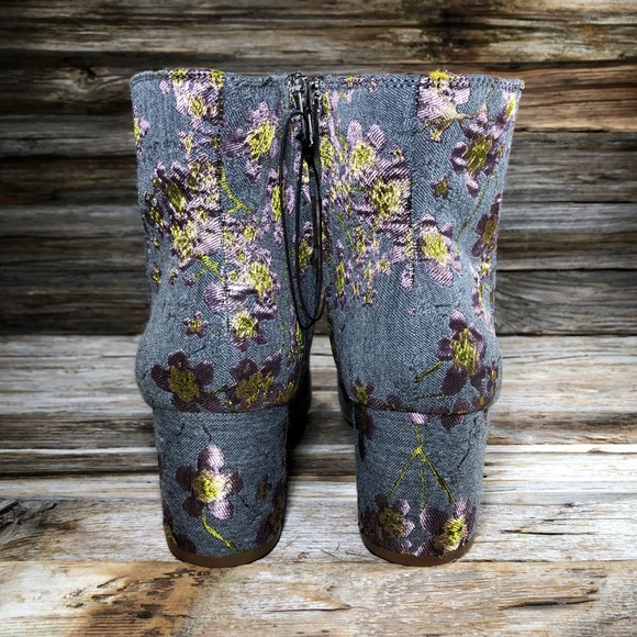 Zigi Soho Nydia Floral Gray Ankle Boots - Picture 5 of 7